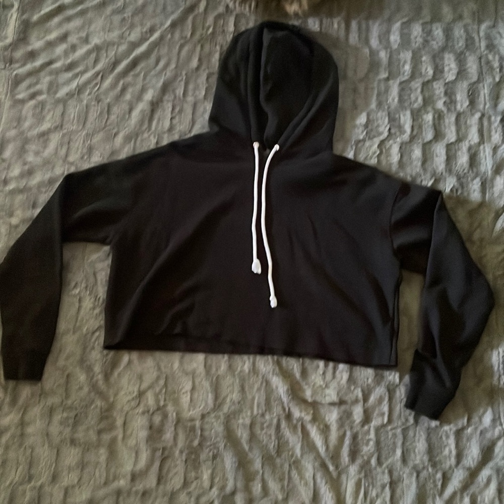 Black cropped hoodie-worn once-good condition-size XL